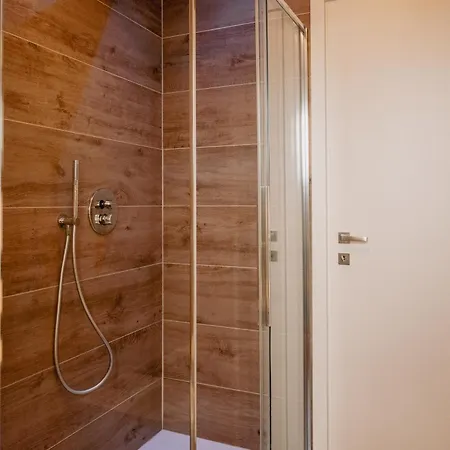 Appartement M14 Skyview Center *