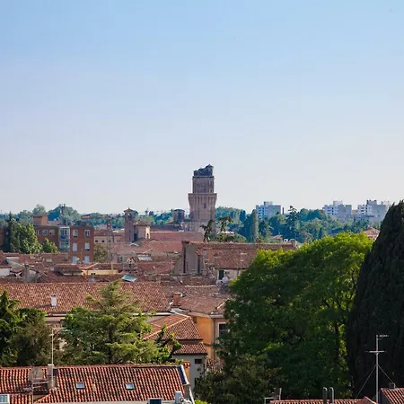 M14 Skyview Center Appartement *